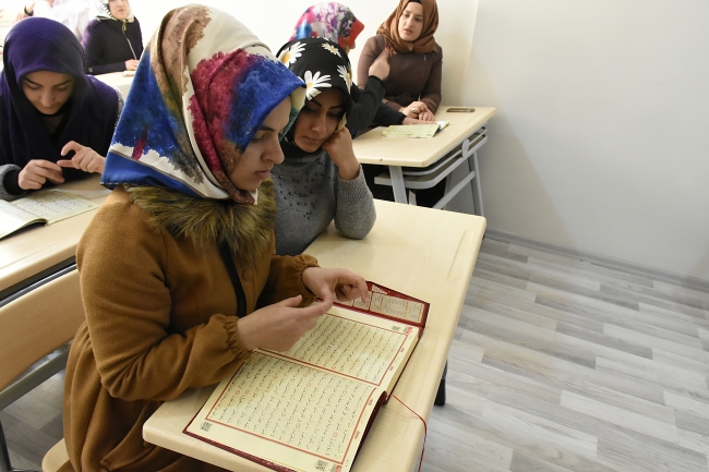 Kur'an-ı Kerim aşkı engel tanımıyor